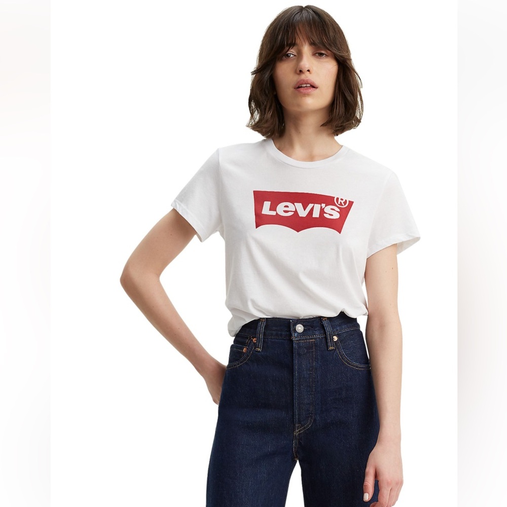 Levi's NWOT White and Red Short Sleeve Tee